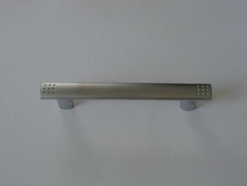 Bútorfogantyú 96 mm matt króm Fém 1.Kép