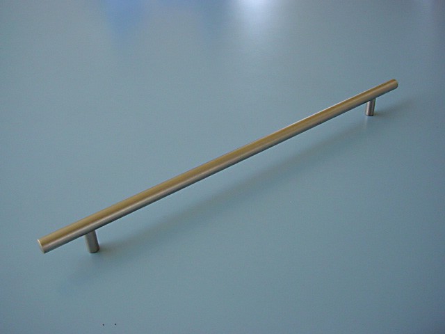 Rúdfogantyú matt nikkel 336 mm Fém