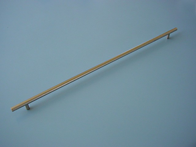 Rúdfogantyú matt nikkel 552 mm Fém