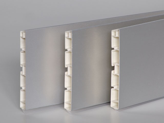 LÁBAZAT ELÖLAP H: 150 mm L: 4 fm ALU INOX MÜANYAG