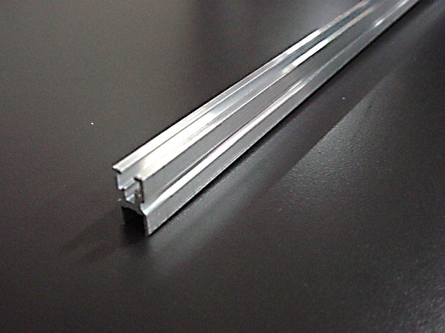 ÜVEGBEFOGÓ PROFIL 973 2 fm ALUMINIUM FÉM