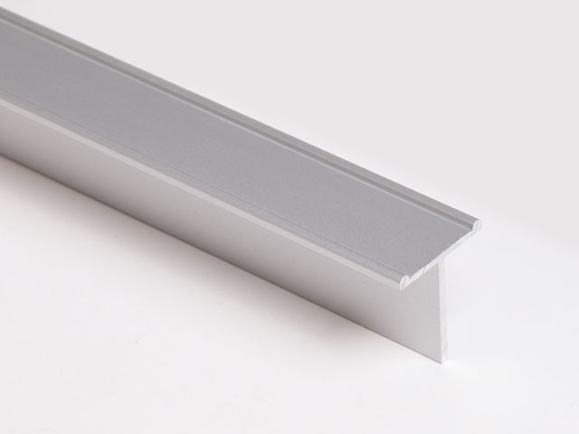 ELVÁLASZTÓ 'T' PROFIL 3 m ALUMINIUM FÉM