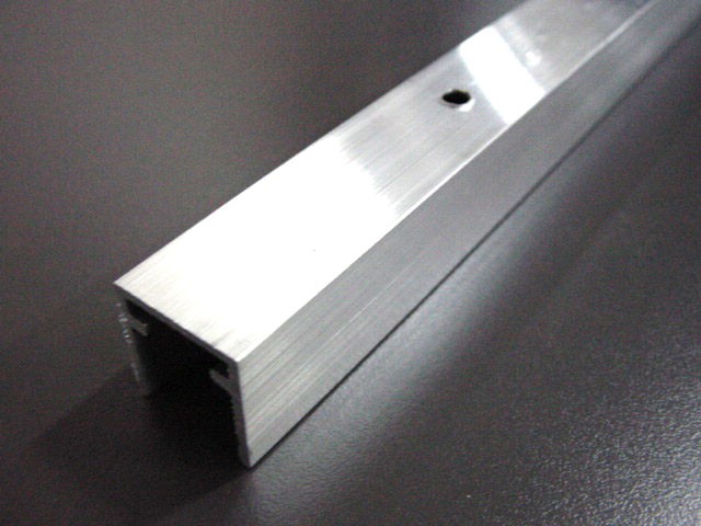 FELSÖ VEZETÖSIN 390, CSAVAROZH 2 fm ALUMINIUM FÉM