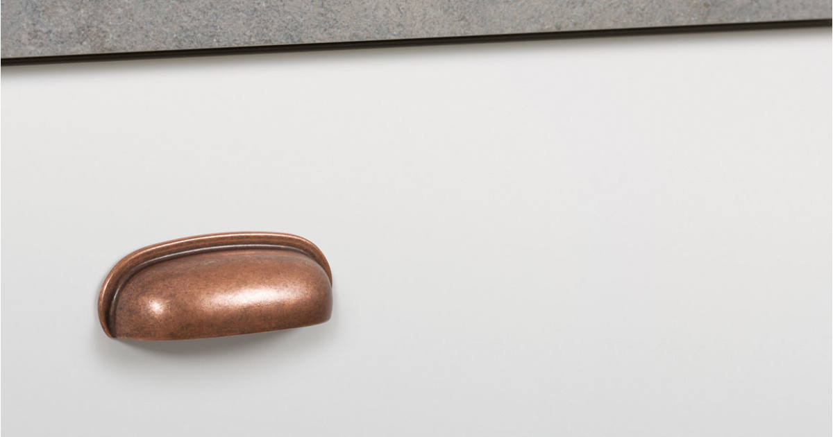 Fogantyú AURA 64 mm 87 mm antik réz