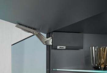 BLUM AVENTOS HK top felnyíló vasalat TF=930-2800 facsavarral (2 db esetén) SERVO-DRIVE alkalmas 2.Kép