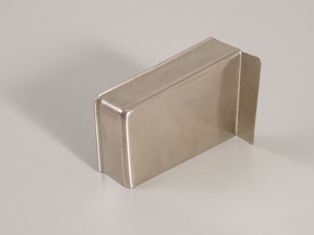806-OS TAKARÓSAPKA JOBBOS 67x42x29mm NIKKEL FÉM