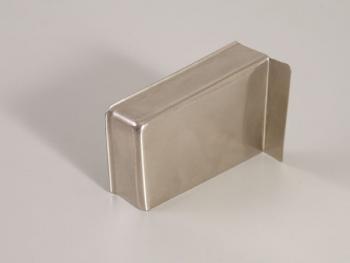 806-OS TAKARÓSAPKA JOBBOS 67x42x29mm NIKKEL FÉM 1.Kép
