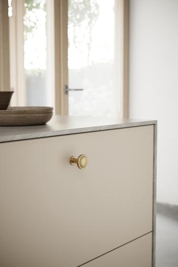 Furnipart Fogantyú  CHATEAU gomb, fém sötét csiszolt arany 2.Kép