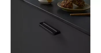 Furnipart Fogantyú  PLANK   96mm, fa fekete tölgy 2.Kép