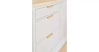 Furnipart Fogantyú  PATINA   96mm sáragréz, polírozott sárgaréz 3.Kép