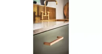 Furnipart Fogantyú  SQEARE 10  128mm, al csiszolt sárgaréz 2.Kép